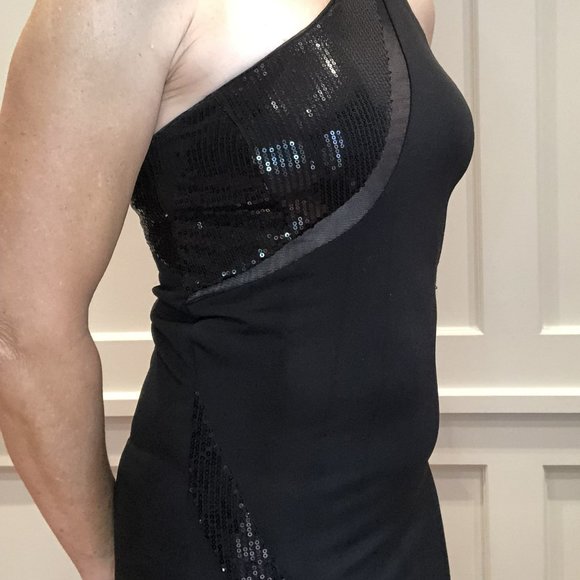Elegant Black Long Dress - Picture 4 of 16